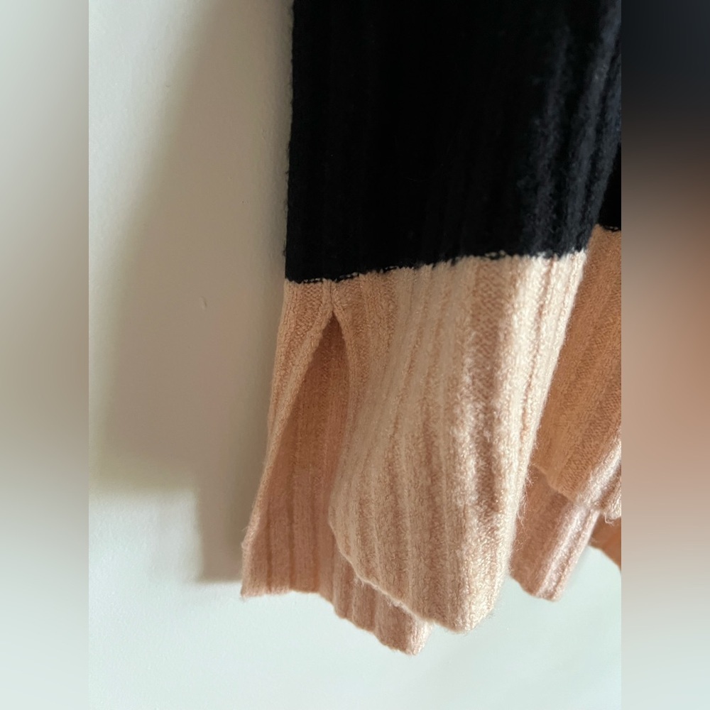 Altar’d State Woman’s Color Block Acrylic Blend Knit Oversized Sweater Size M - Picture 3 of 13